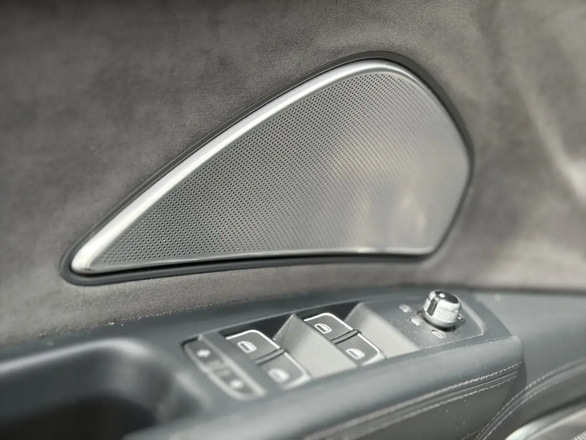 4.0 TFSI S8 quattro 520pk | Bang & Olufsen Sound | Cruise control adaptief met stop&go | Dab | Elektrisch glazen schuif-/kanteldak | Matrix led koplampen | Rondomzicht camera | Voorstoelen m
