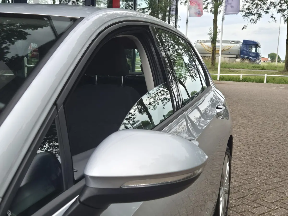 1.0 TSI Life | Navigatie via Apple carplay | Climate Control | Parkeersensoren | Licht metalen velgen