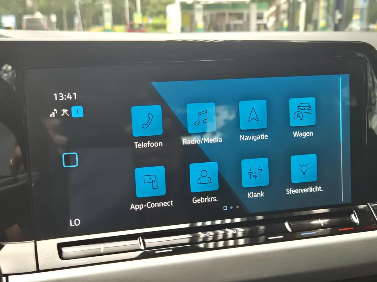 1.0 TSI Life | Navigatie via Apple carplay | Climate Control | Parkeersensoren | Licht metalen velgen