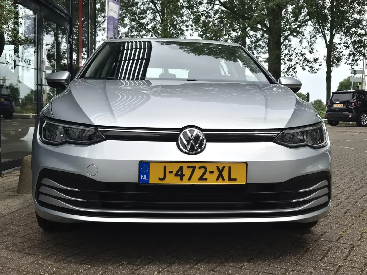 1.0 TSI Life | Navigatie via Apple carplay | Climate Control | Parkeersensoren | Licht metalen velgen