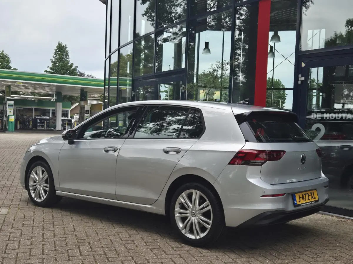 1.0 TSI Life | Navigatie via Apple carplay | Climate Control | Parkeersensoren | Licht metalen velgen