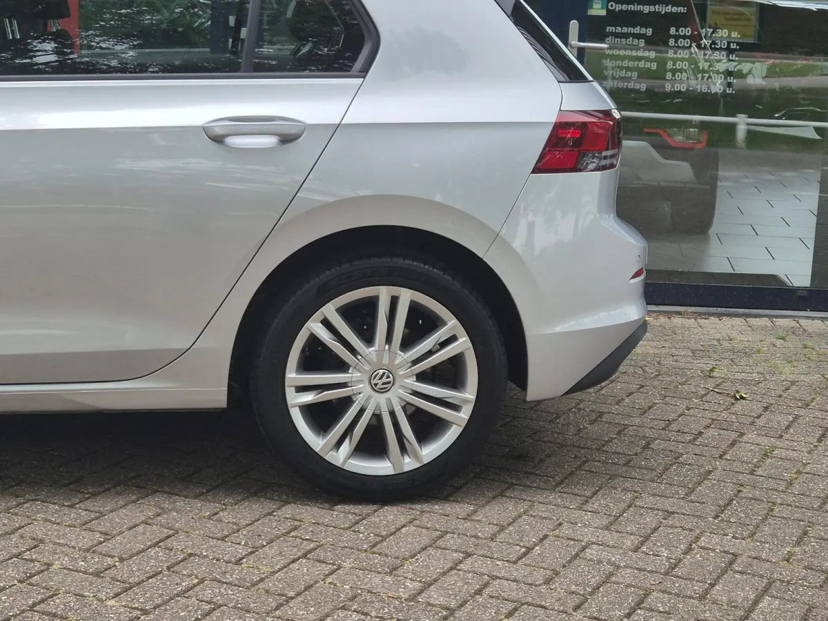 1.0 TSI Life | Navigatie via Apple carplay | Climate Control | Parkeersensoren | Licht metalen velgen