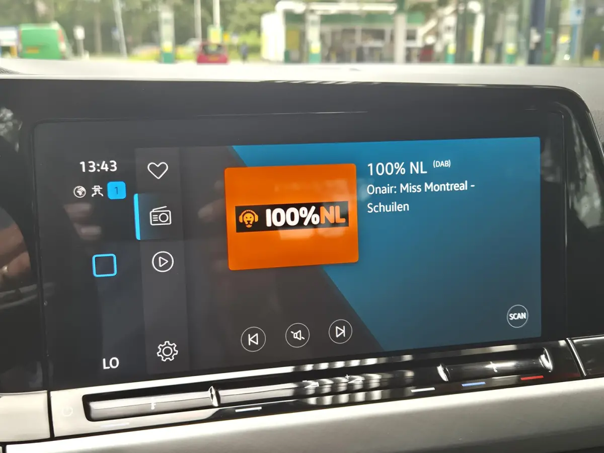 1.0 TSI Life | Navigatie via Apple carplay | Climate Control | Parkeersensoren | Licht metalen velgen