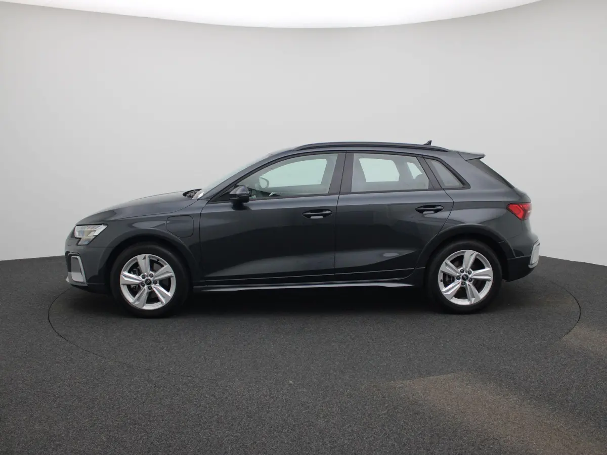 40 TFSI e Advanced edition | Adaptive cruise control | Dodehoekdetectie | Stoelverwarming | Achteruitrijcamera | Climate control | Trekhaak | Navigatie | Ledkoplampen | Audi sound system