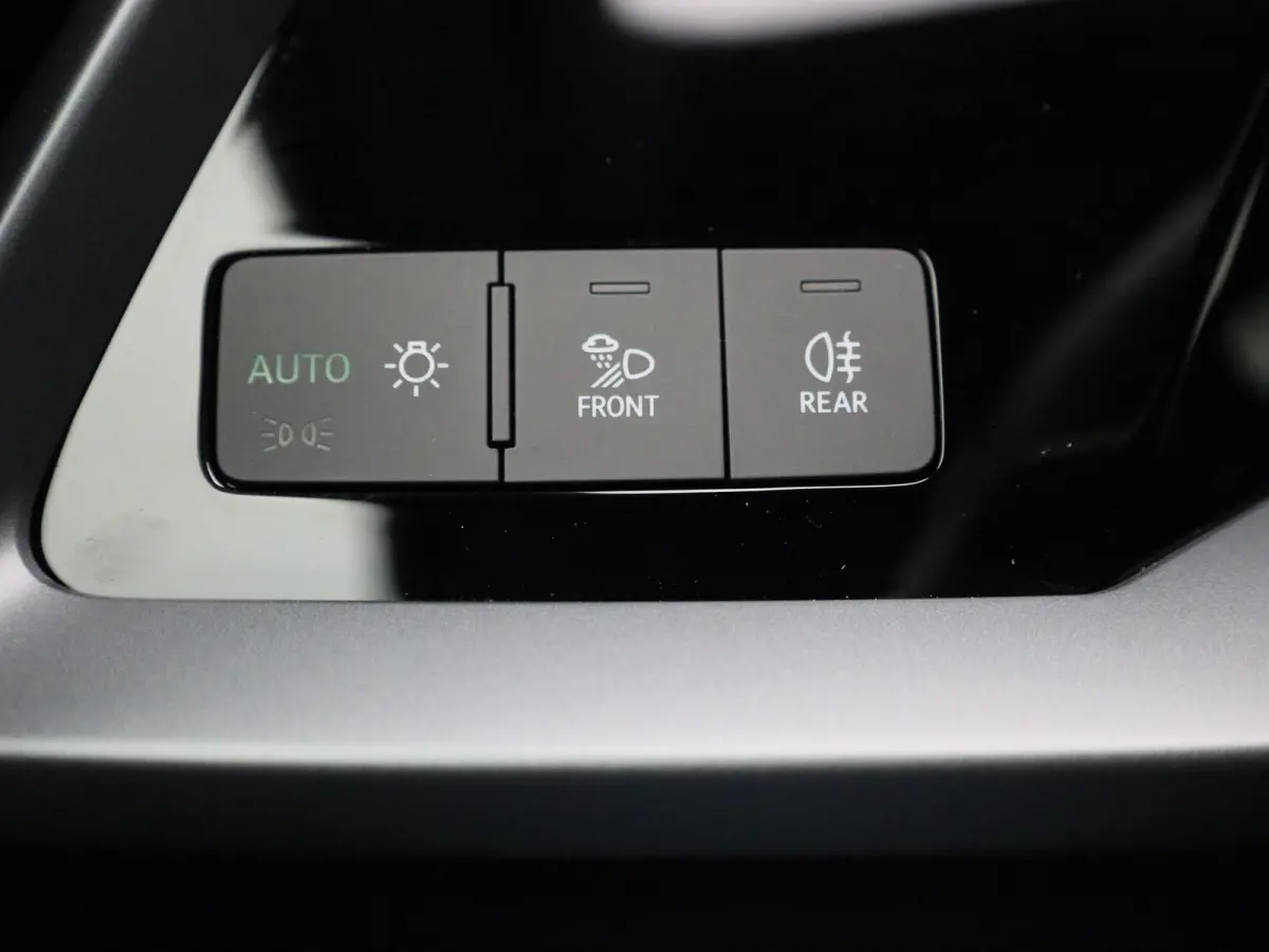 40 TFSI e Advanced edition | Adaptive cruise control | Dodehoekdetectie | Stoelverwarming | Achteruitrijcamera | Climate control | Trekhaak | Navigatie | Ledkoplampen | Audi sound system