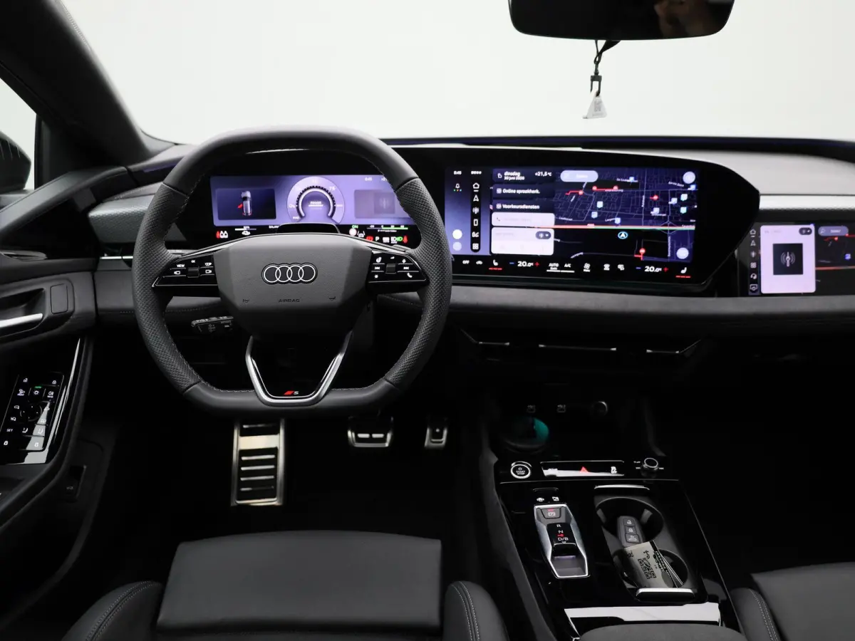 edition performance 100 kWh | Adaptive cruise control | Bang & Olufsen sound system | Luchtvering | 360 graden camera | Verwarmbaar stuurwiel | Head-up display | Stoelverwarming voor & achte