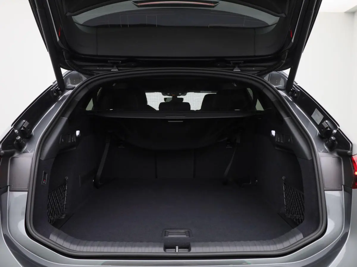 edition performance 100 kWh | Adaptive cruise control | Bang & Olufsen sound system | Luchtvering | 360 graden camera | Verwarmbaar stuurwiel | Head-up display | Stoelverwarming voor & achte