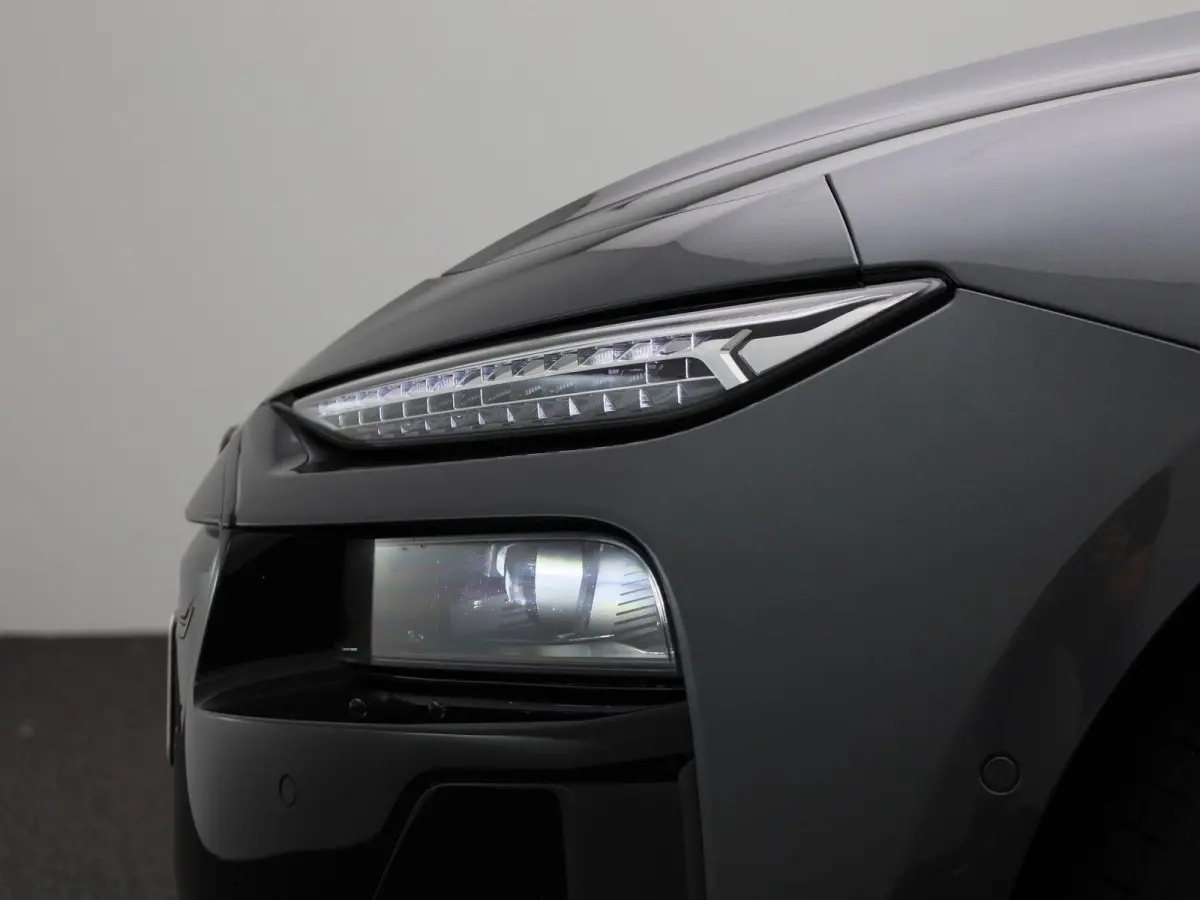 edition performance 100 kWh | Adaptive cruise control | Bang & Olufsen sound system | Luchtvering | 360 graden camera | Verwarmbaar stuurwiel | Head-up display | Stoelverwarming voor & achte