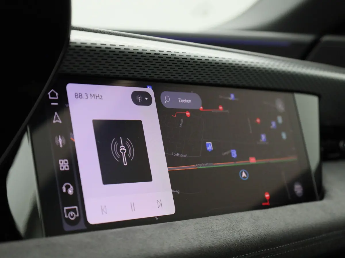 edition performance 100 kWh | Adaptive cruise control | Bang & Olufsen sound system | Luchtvering | 360 graden camera | Verwarmbaar stuurwiel | Head-up display | Stoelverwarming voor & achte