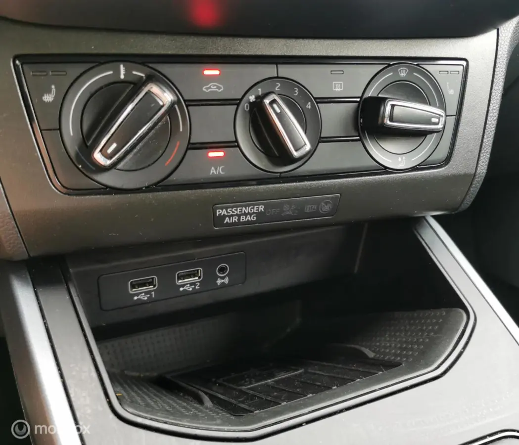 1.0 TGI STYLE/90PK/CAMERA/CARPLAY/DAB/CRUISE/PDC/