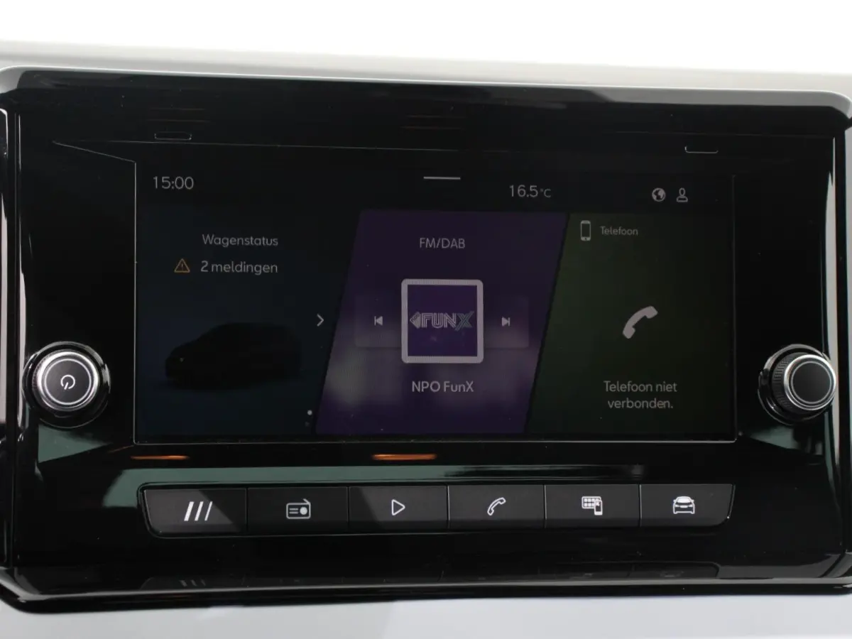 1.0 EcoTSI 110pk Automaat FR DEMO ! Climate Control Adaptieve cruise control LED Keyless Parkeersensoren Verwarmde voorstoelen Achteruitrij Camera Apple Carplay/ Android Auto