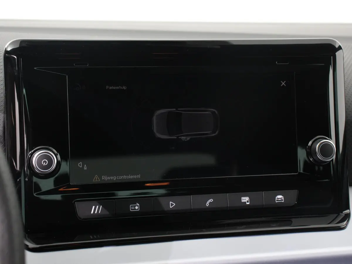 1.0 EcoTSI 110pk Automaat FR DEMO ! Climate Control Adaptieve cruise control LED Keyless Parkeersensoren Verwarmde voorstoelen Achteruitrij Camera Apple Carplay/ Android Auto