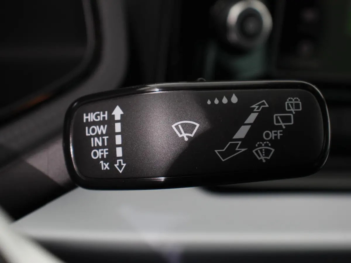1.0 EcoTSI 110pk Automaat FR DEMO ! Climate Control Adaptieve cruise control LED Keyless Parkeersensoren Verwarmde voorstoelen Achteruitrij Camera Apple Carplay/ Android Auto