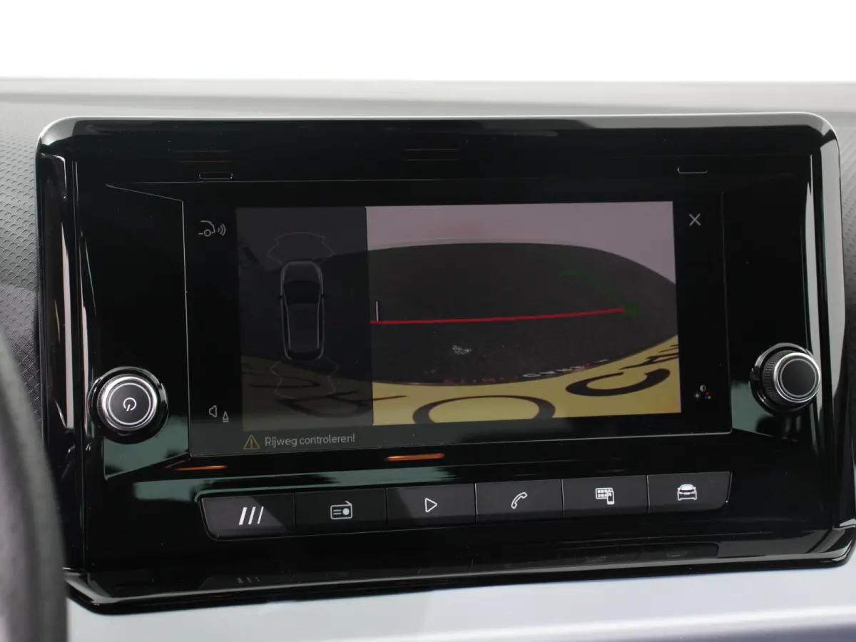 1.0 EcoTSI 110pk Automaat FR DEMO ! Climate Control Adaptieve cruise control LED Keyless Parkeersensoren Verwarmde voorstoelen Achteruitrij Camera Apple Carplay/ Android Auto