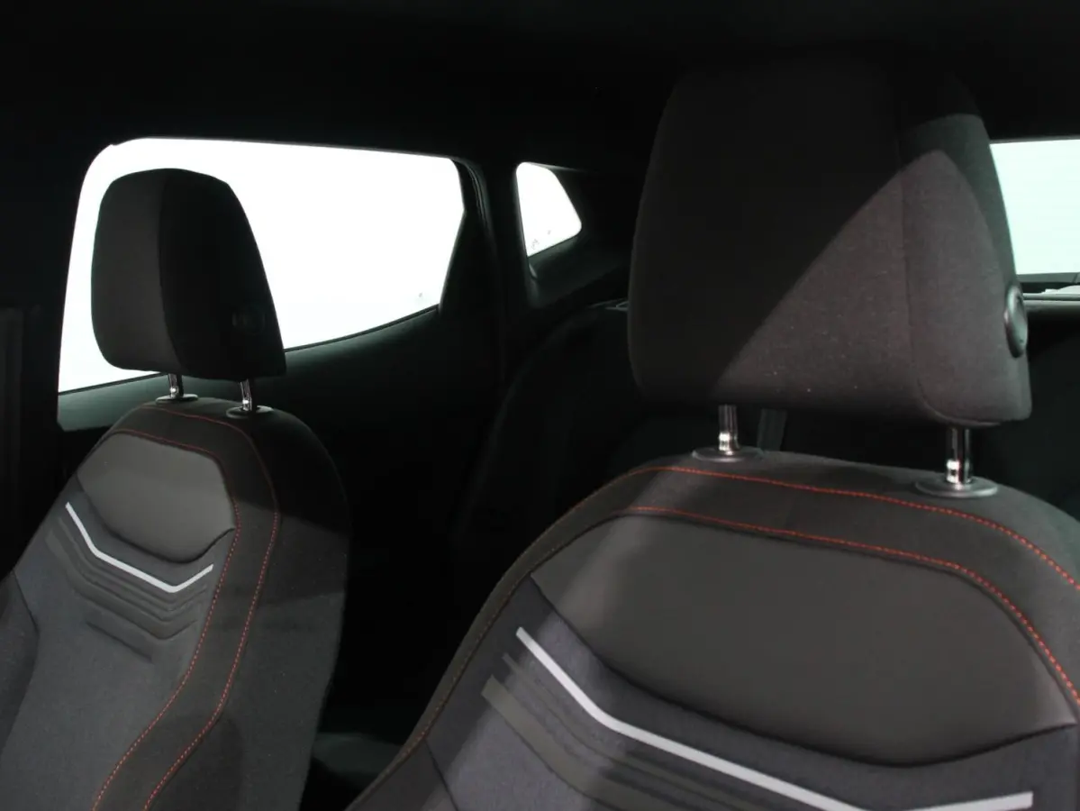 1.0 EcoTSI 110pk Automaat FR DEMO ! Climate Control Adaptieve cruise control LED Keyless Parkeersensoren Verwarmde voorstoelen Achteruitrij Camera Apple Carplay/ Android Auto