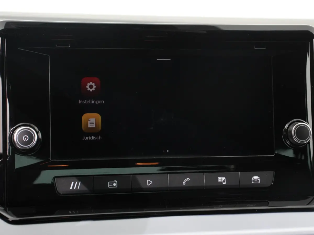 1.0 EcoTSI 110pk Automaat FR DEMO ! Climate Control Adaptieve cruise control LED Keyless Parkeersensoren Verwarmde voorstoelen Achteruitrij Camera Apple Carplay/ Android Auto
