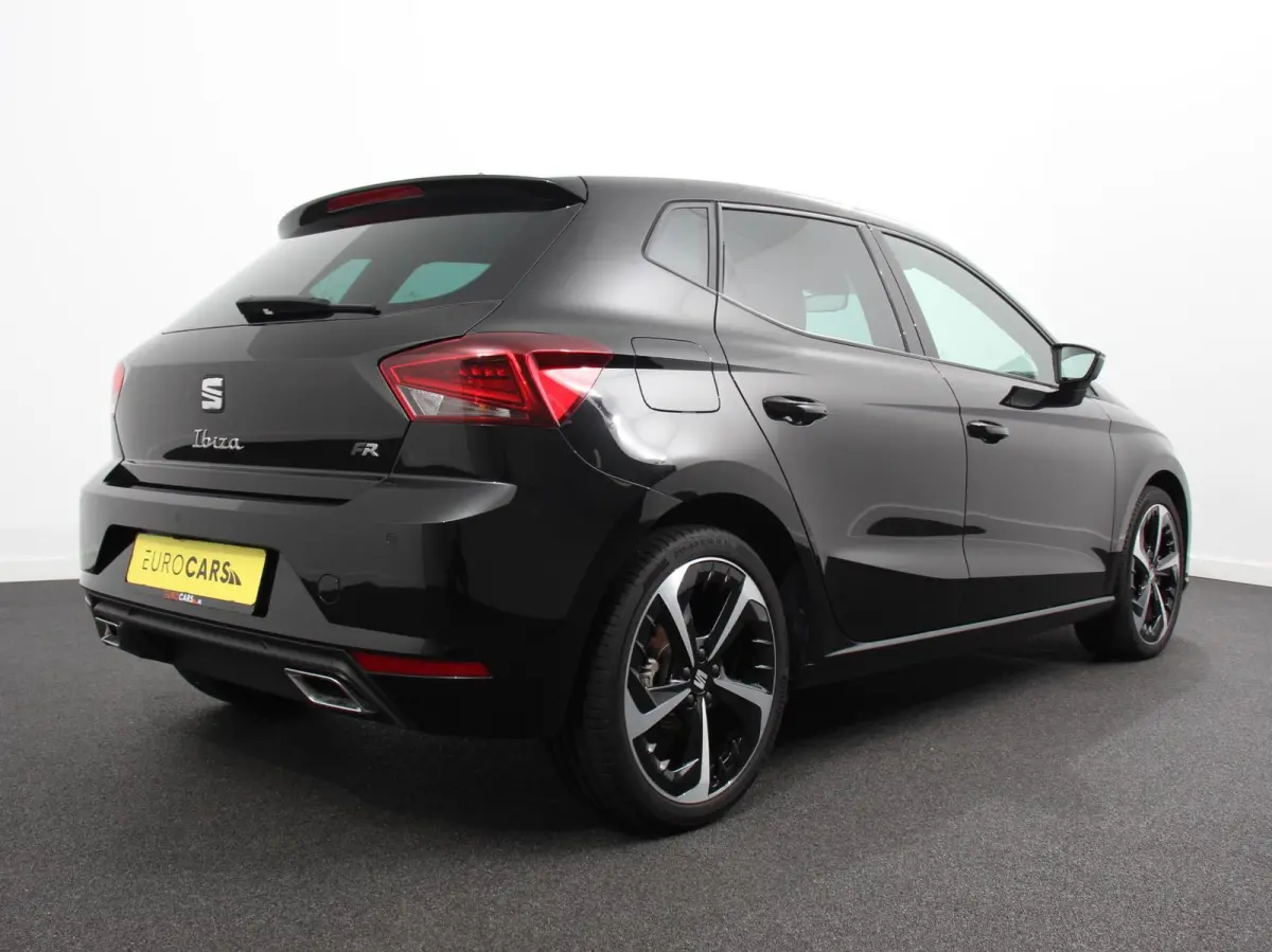 1.0 EcoTSI 110pk Automaat FR DEMO ! Climate Control Adaptieve cruise control LED Keyless Parkeersensoren Verwarmde voorstoelen Achteruitrij Camera Apple Carplay/ Android Auto