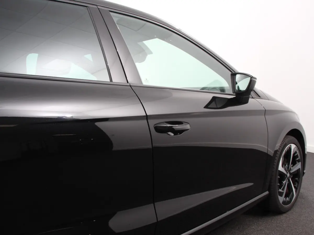 1.0 EcoTSI 110pk Automaat FR DEMO ! Climate Control Adaptieve cruise control LED Keyless Parkeersensoren Verwarmde voorstoelen Achteruitrij Camera Apple Carplay/ Android Auto