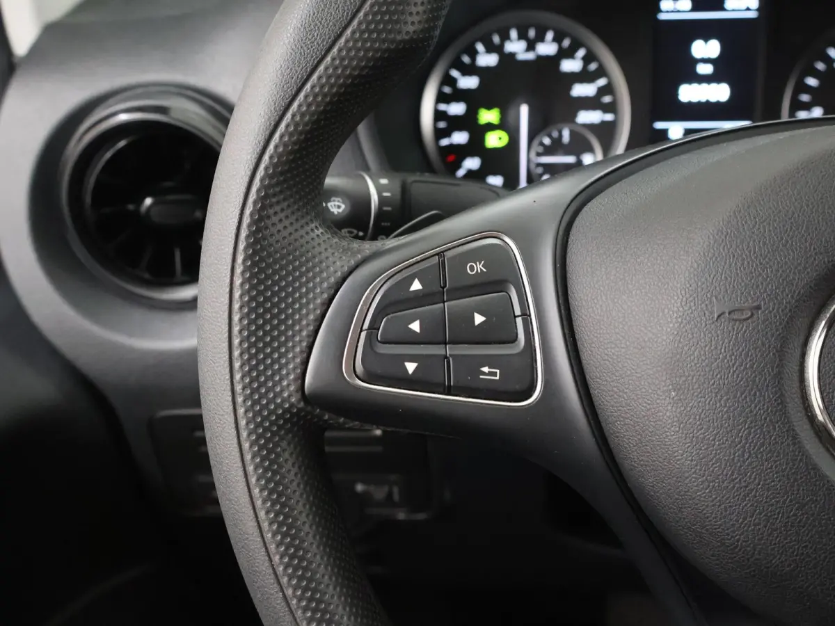 114 CDI | Aut. | Lang L2 | Parkeercamera | Carplay | 3-zits | Airco | Cruise Control | Certified