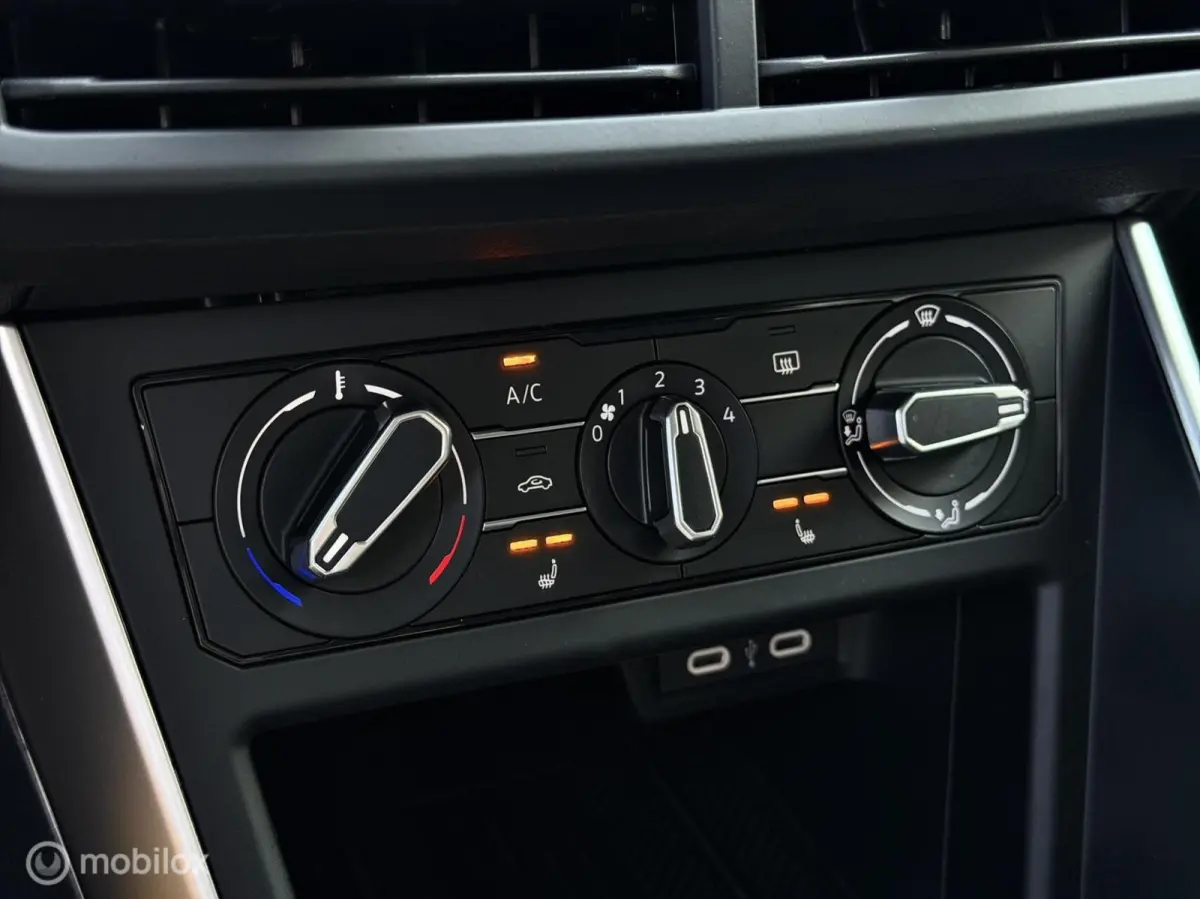 1.0 MPI | Stoelverwarming | CarPlay | Draadloos Laden