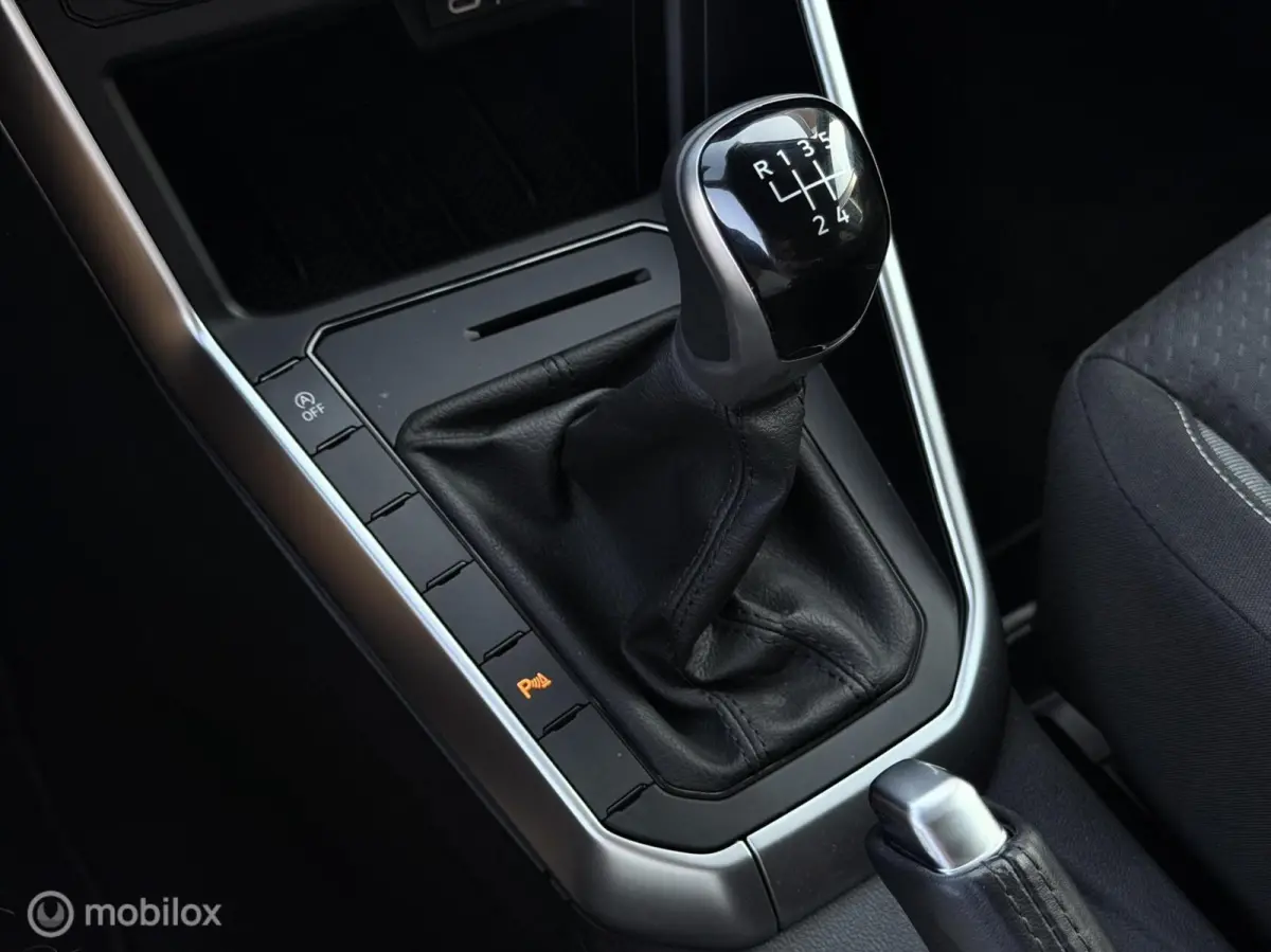 1.0 MPI | Stoelverwarming | CarPlay | Draadloos Laden