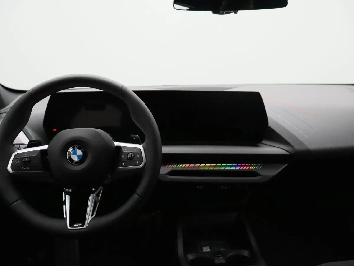 120 M Sport Design Edition | Premium Pack | Stuurwielrand Verwarmd | Driving Assistant | Parking Assistant | 18''
