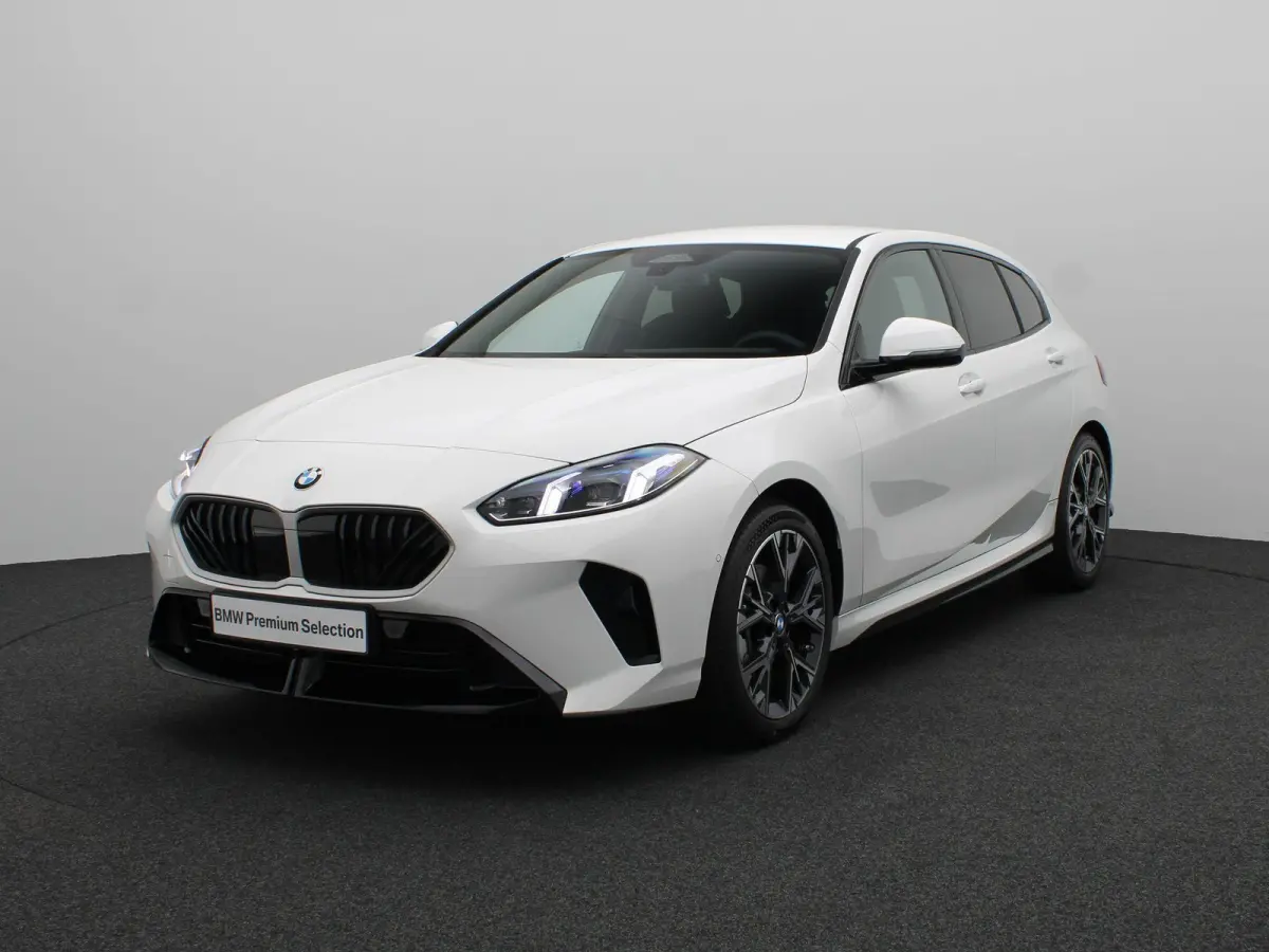 120 M Sport Design Edition | Premium Pack | Stuurwielrand Verwarmd | Driving Assistant | Parking Assistant | 18''