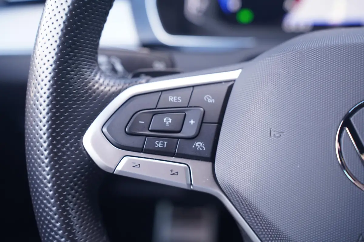 1.5 TSI R-Line Business + NAP IQ.Light-R-Line int. Vol leder Camera Apple Carplay Stoel- en voorruitverwarming