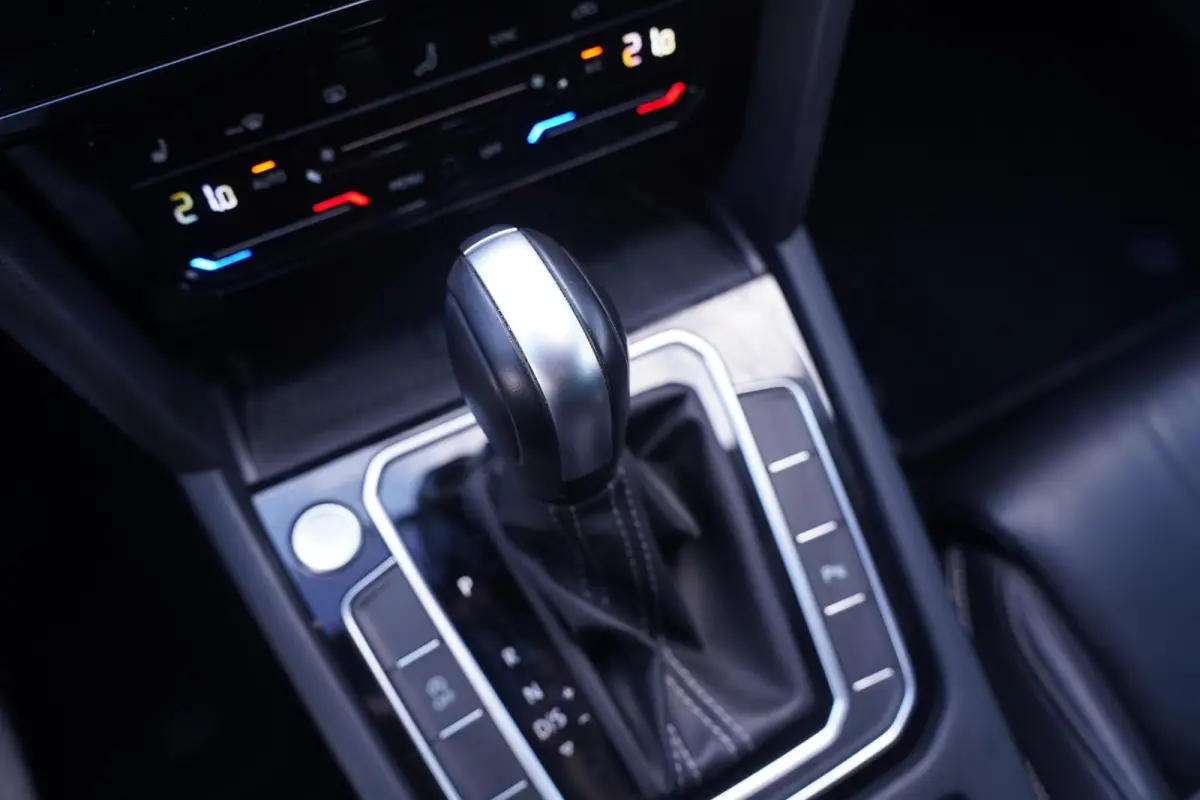 1.5 TSI R-Line Business + NAP IQ.Light-R-Line int. Vol leder Camera Apple Carplay Stoel- en voorruitverwarming