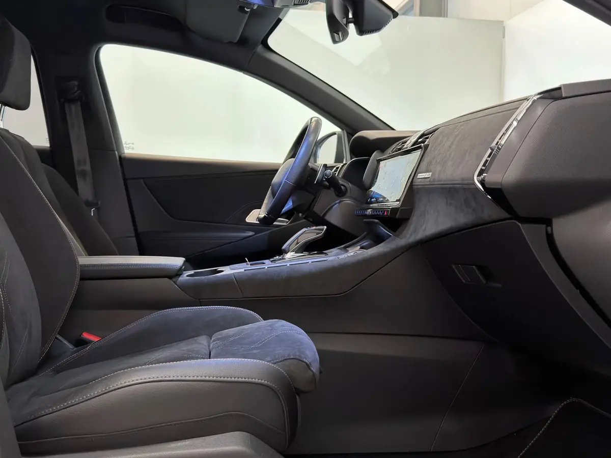 E-Tense Performance Line+ / Keyless / ACC / Carplay
