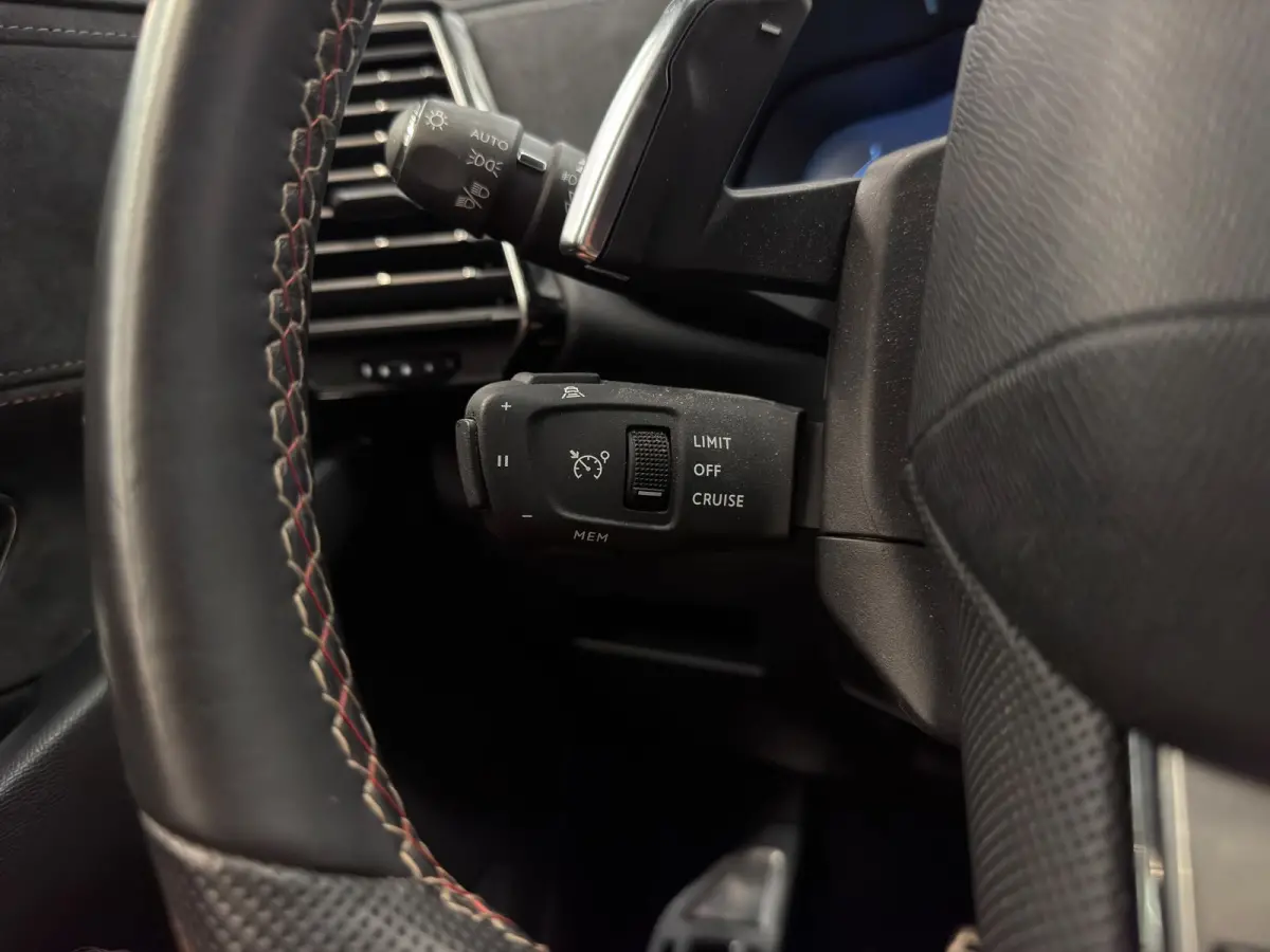 E-Tense Performance Line+ / Keyless / ACC / Carplay