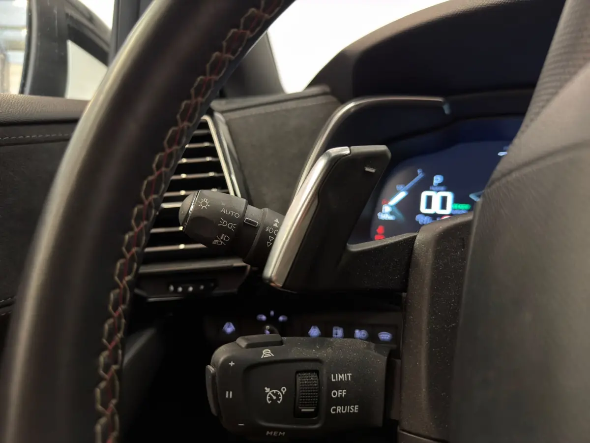 E-Tense Performance Line+ / Keyless / ACC / Carplay