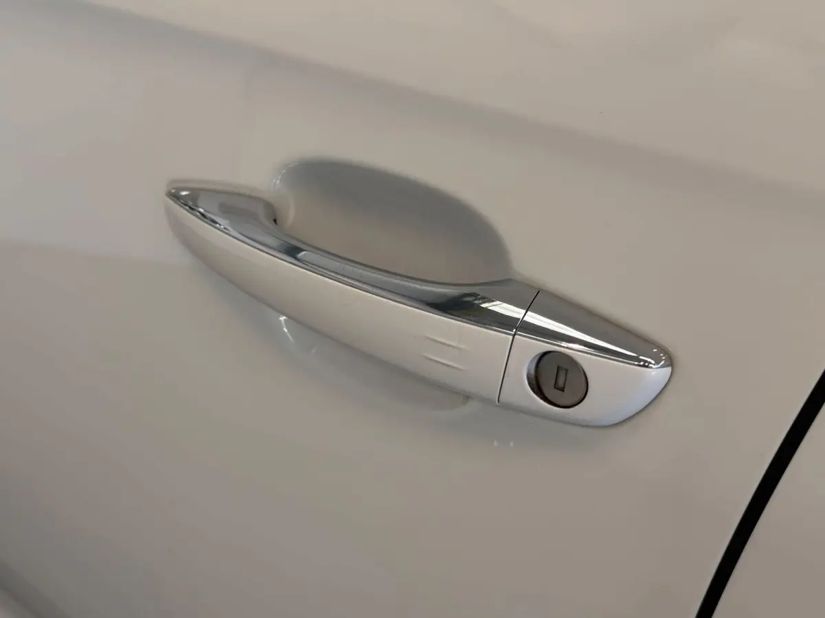 E-Tense Performance Line+ / Keyless / ACC / Carplay