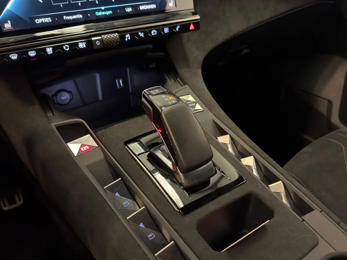 E-Tense Performance Line+ / Keyless / ACC / Carplay