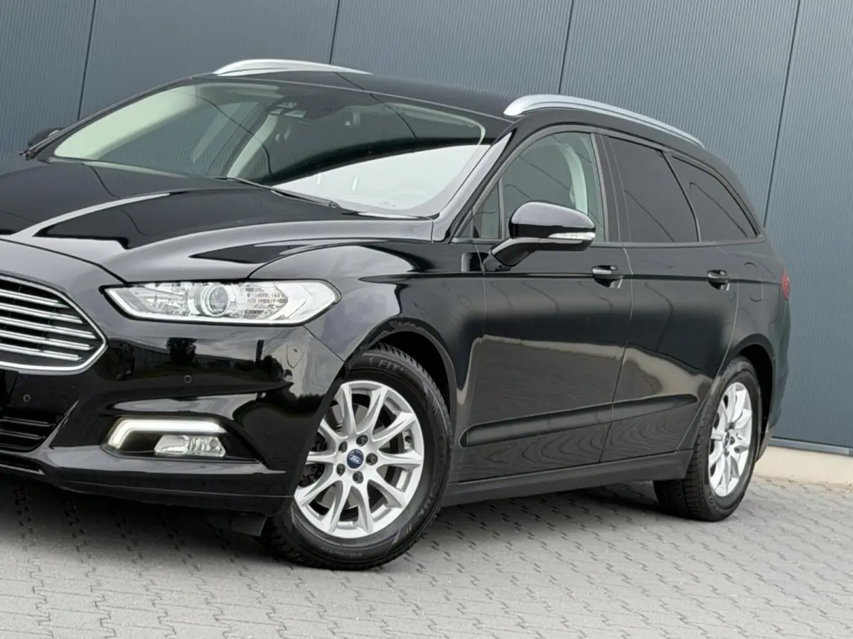 1.5 Titanium Xenon - Led - Navi - Trekhaak - Automaat