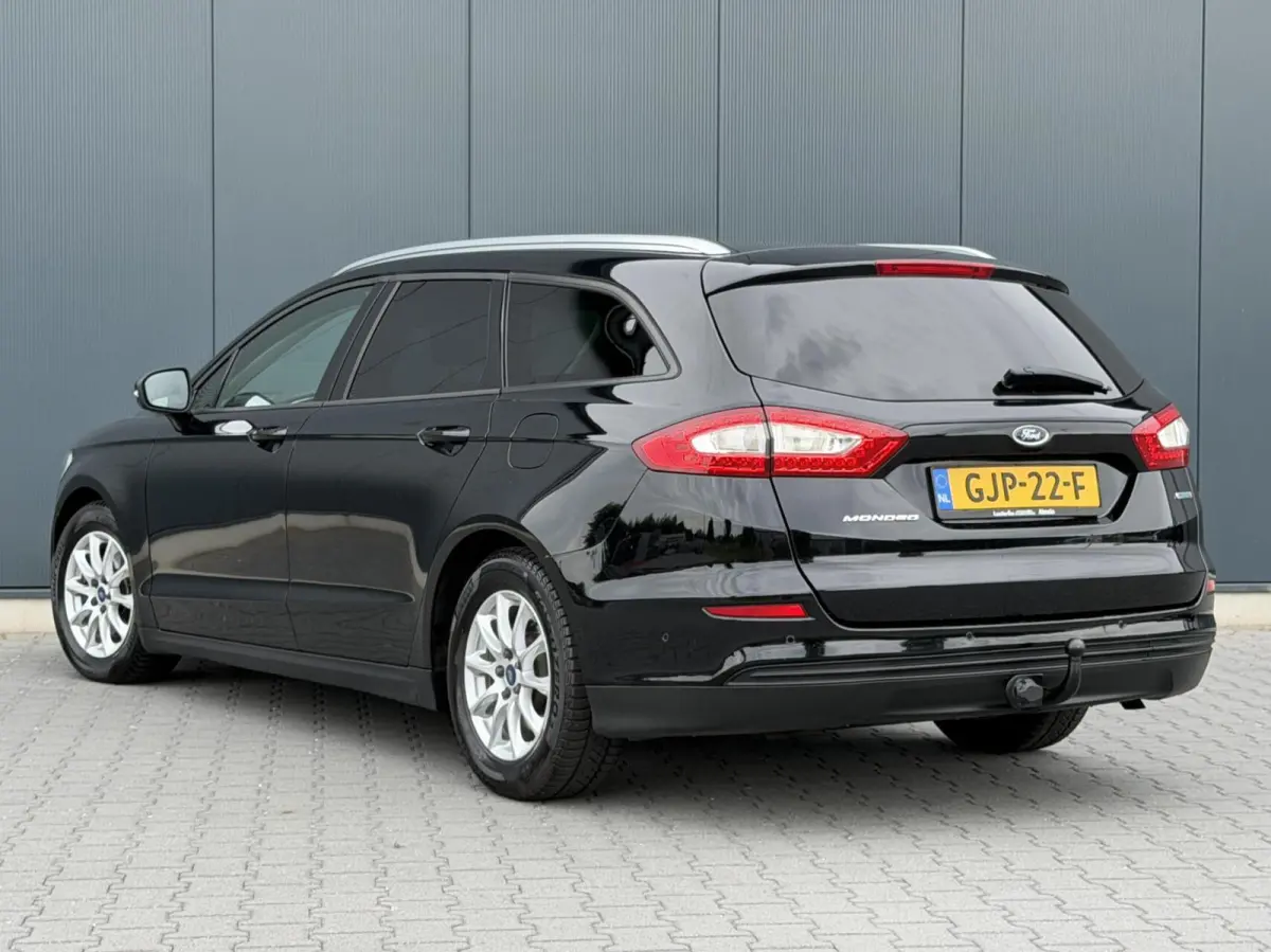 1.5 Titanium Xenon - Led - Navi - Trekhaak - Automaat