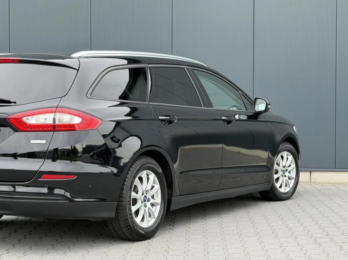 1.5 Titanium Xenon - Led - Navi - Trekhaak - Automaat