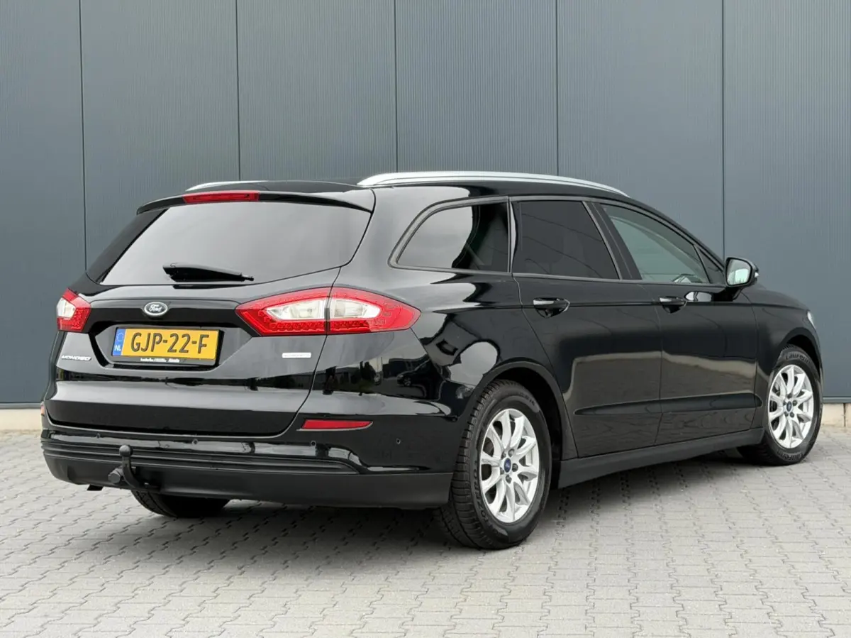 1.5 Titanium Xenon - Led - Navi - Trekhaak - Automaat