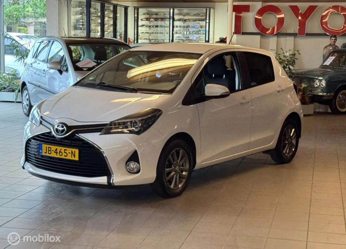 1.3 VVT-i Trend, Navigatie, NL-auto