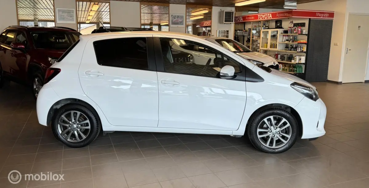 1.3 VVT-i Trend, Navigatie, NL-auto