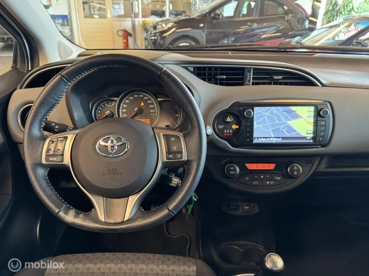 1.3 VVT-i Trend, Navigatie, NL-auto