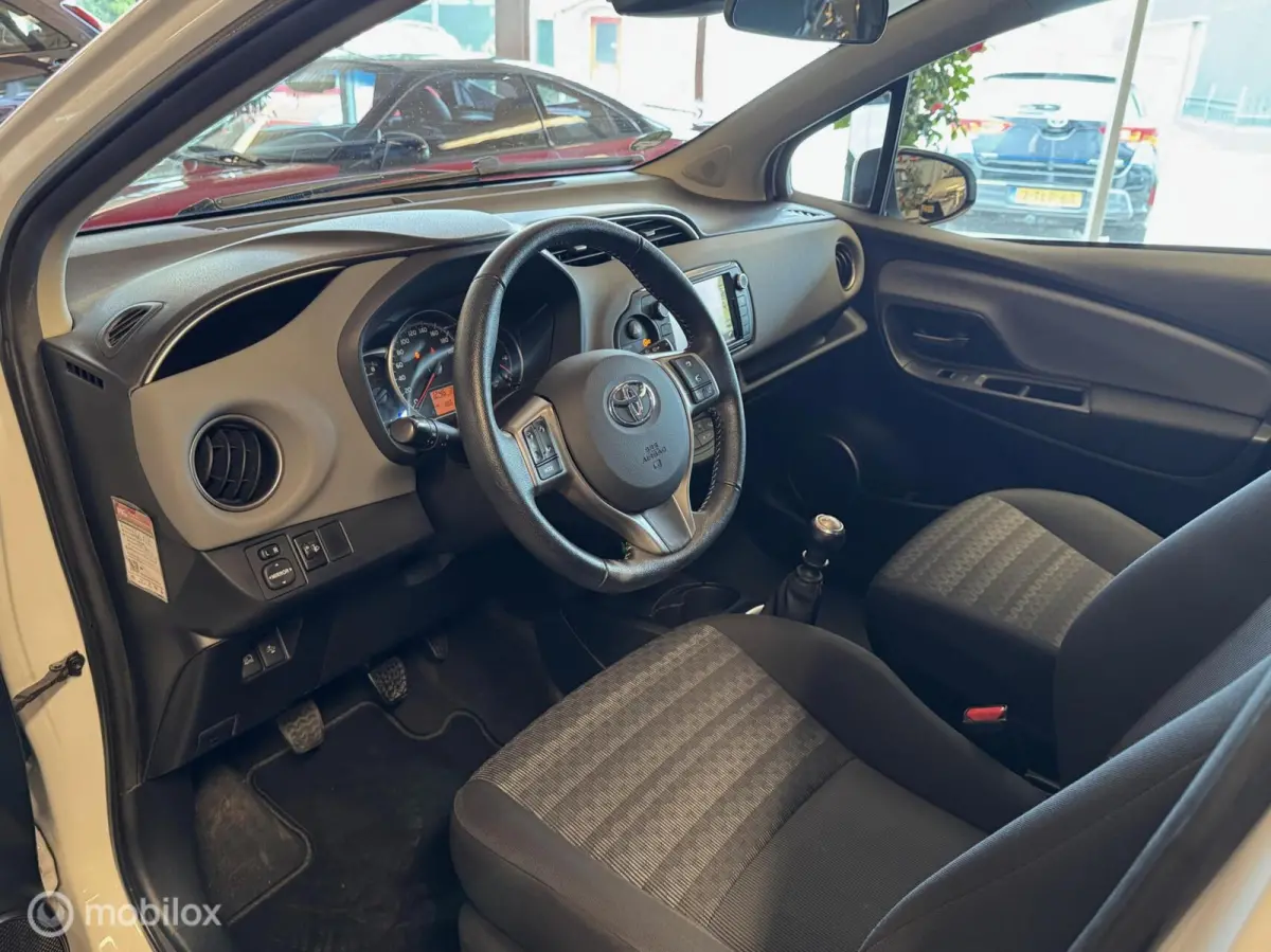 1.3 VVT-i Trend, Navigatie, NL-auto
