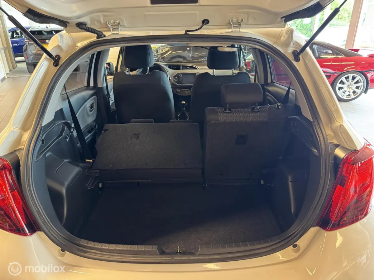 1.3 VVT-i Trend, Navigatie, NL-auto