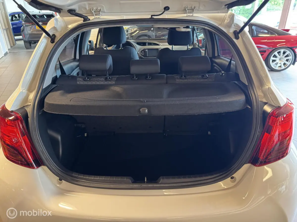 1.3 VVT-i Trend, Navigatie, NL-auto