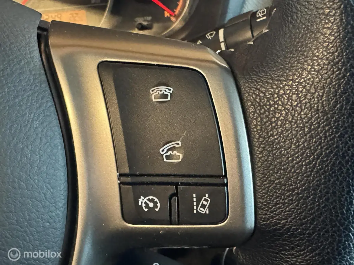 1.3 VVT-i Trend, Navigatie, NL-auto