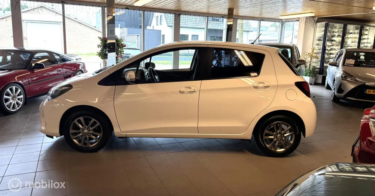 1.3 VVT-i Trend, Navigatie, NL-auto