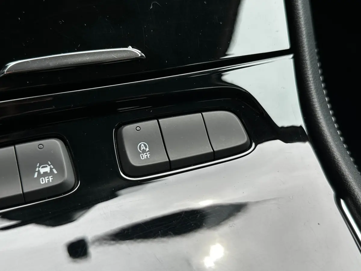 1.2 Turbo 130 PK Level 4 | TREKHAAK AFNB.| STOEL, STUUR EN VOORRUITVERWARMING| MATRIX LED| AGR COMFORTSTOELEN| DODEHOEK DETECTIE| CAMERA + PARKEERSENSOREN| NAVIGATIE + APPLE CARPLAY/ANDROID 