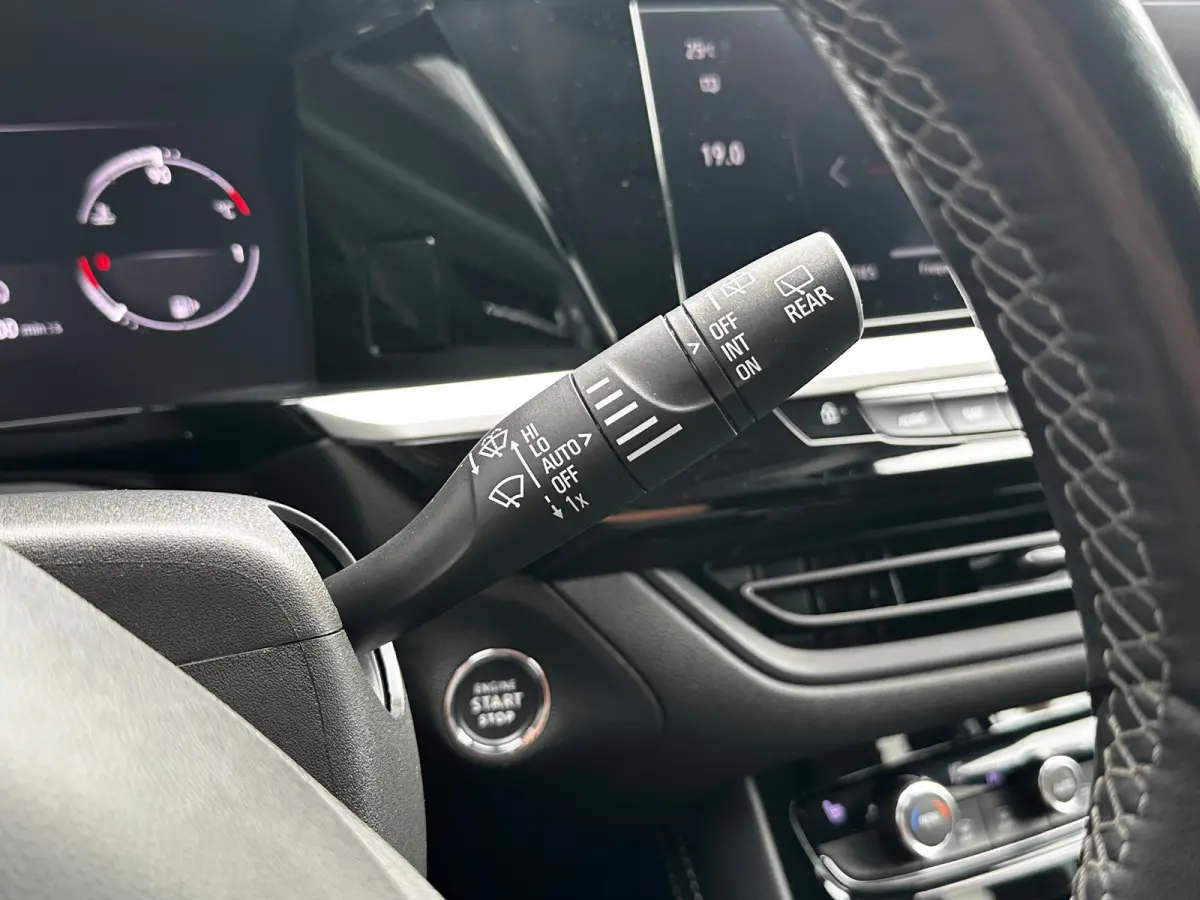 1.2 Turbo 130 PK Level 4 | TREKHAAK AFNB.| STOEL, STUUR EN VOORRUITVERWARMING| MATRIX LED| AGR COMFORTSTOELEN| DODEHOEK DETECTIE| CAMERA + PARKEERSENSOREN| NAVIGATIE + APPLE CARPLAY/ANDROID 