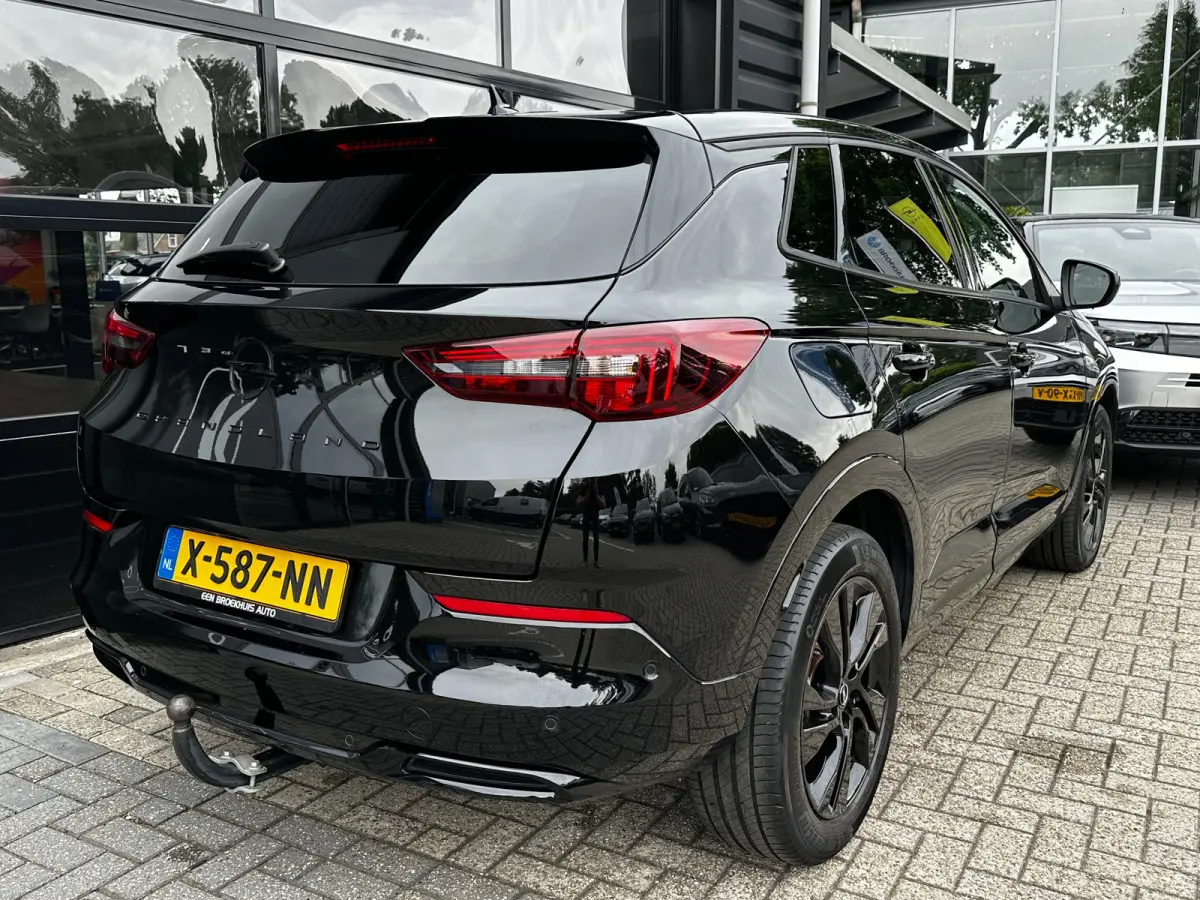 1.2 Turbo 130 PK Level 4 | TREKHAAK AFNB.| STOEL, STUUR EN VOORRUITVERWARMING| MATRIX LED| AGR COMFORTSTOELEN| DODEHOEK DETECTIE| CAMERA + PARKEERSENSOREN| NAVIGATIE + APPLE CARPLAY/ANDROID 
