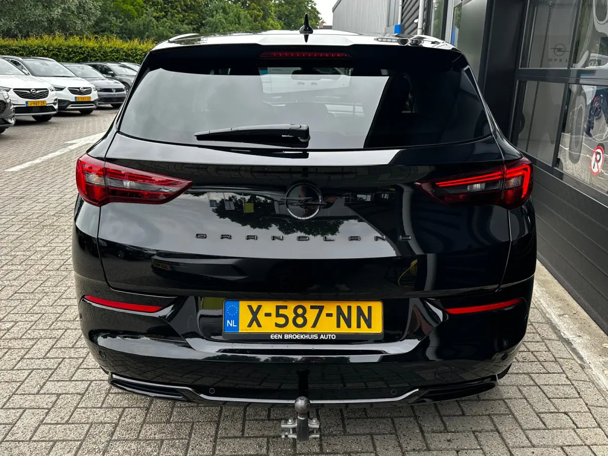 1.2 Turbo 130 PK Level 4 | TREKHAAK AFNB.| STOEL, STUUR EN VOORRUITVERWARMING| MATRIX LED| AGR COMFORTSTOELEN| DODEHOEK DETECTIE| CAMERA + PARKEERSENSOREN| NAVIGATIE + APPLE CARPLAY/ANDROID 